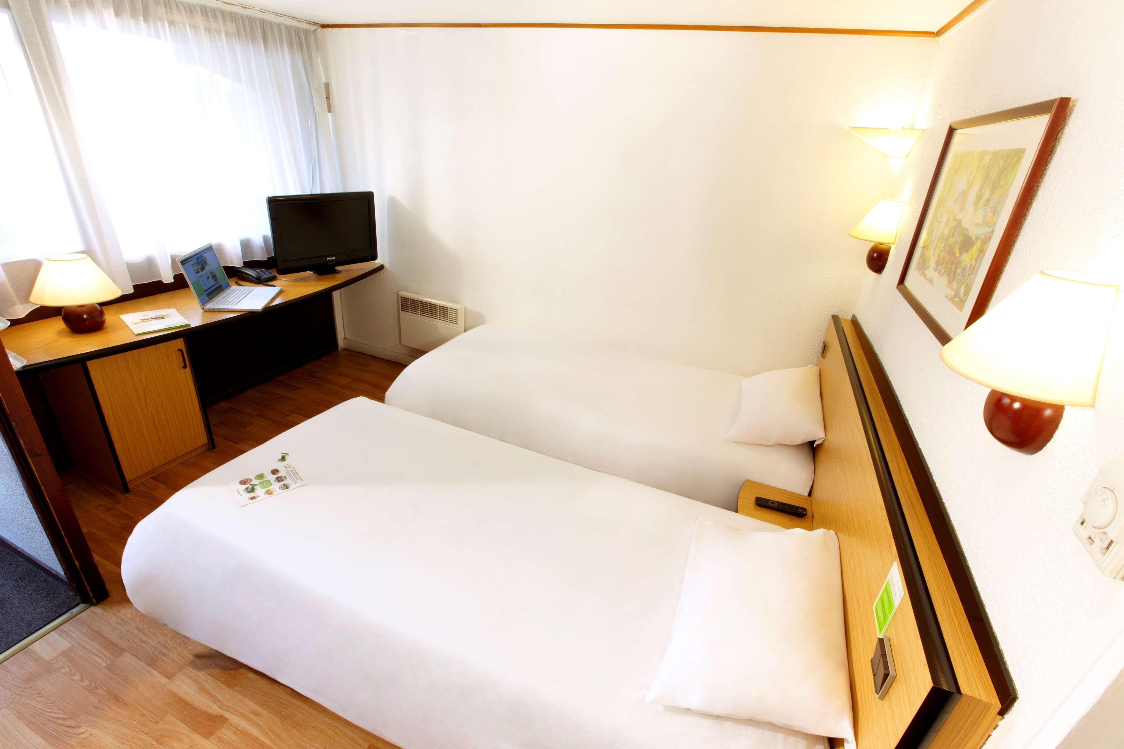 Hotel Campanile Mulhouse - Illzach Ile Napoleon Exterior foto